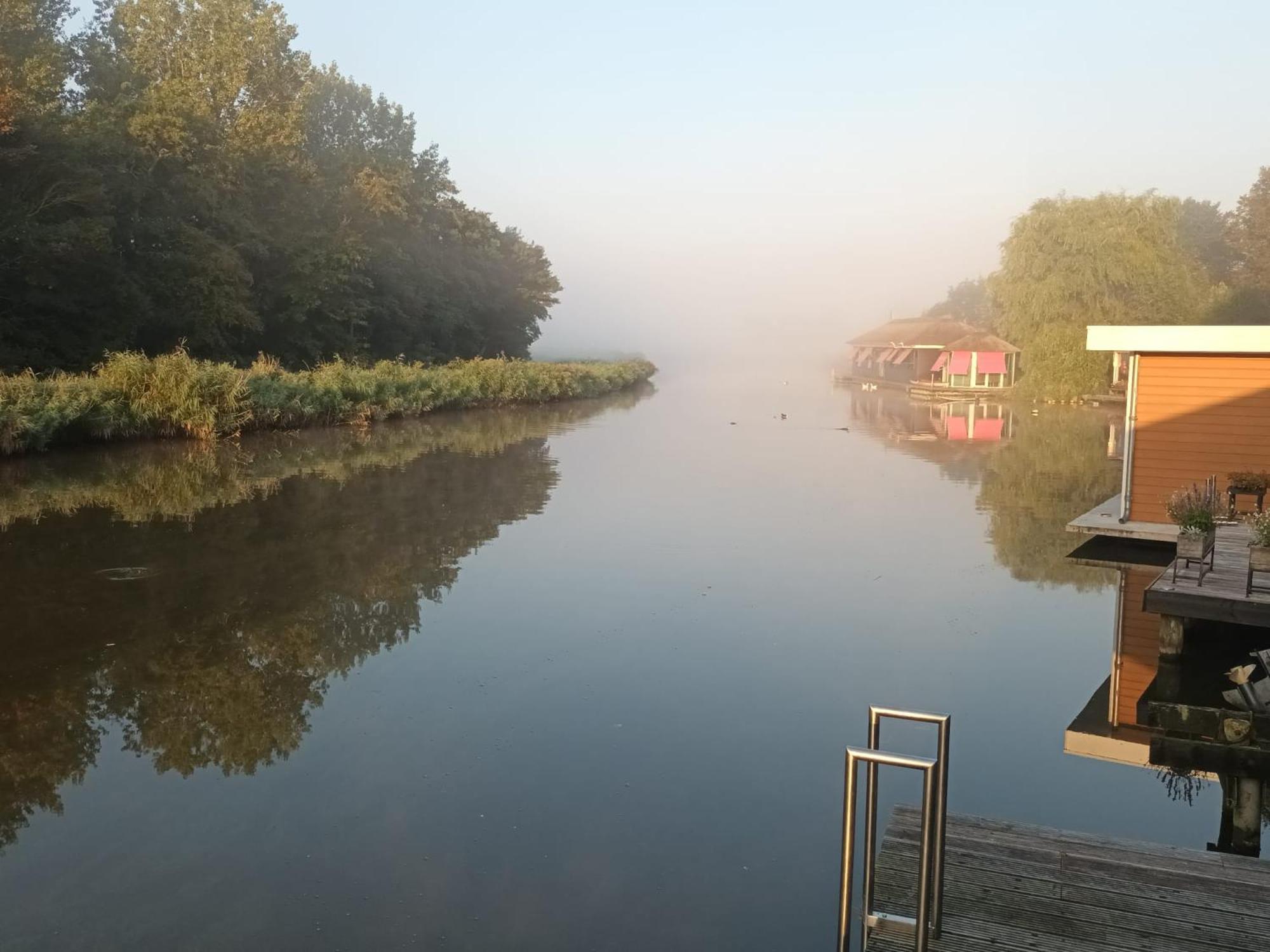 Bb De Woonboot Lägenhet Anna Paulowna Exteriör bild
